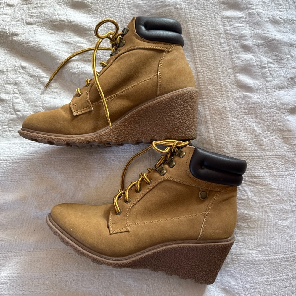 Union Bay “Rhapsody” Lace-Up Wedge Boots Women’s Size 8.5 Timberland-Style Brown